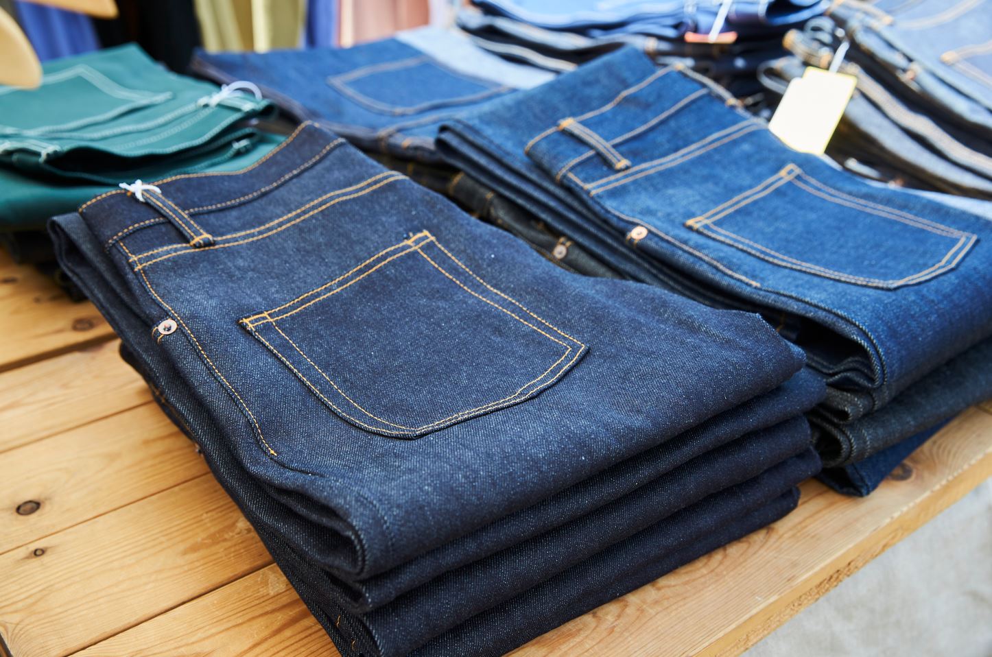 捨てられる生地を、日常に欠かせない服やカバンへ-webber- | &LOHAS