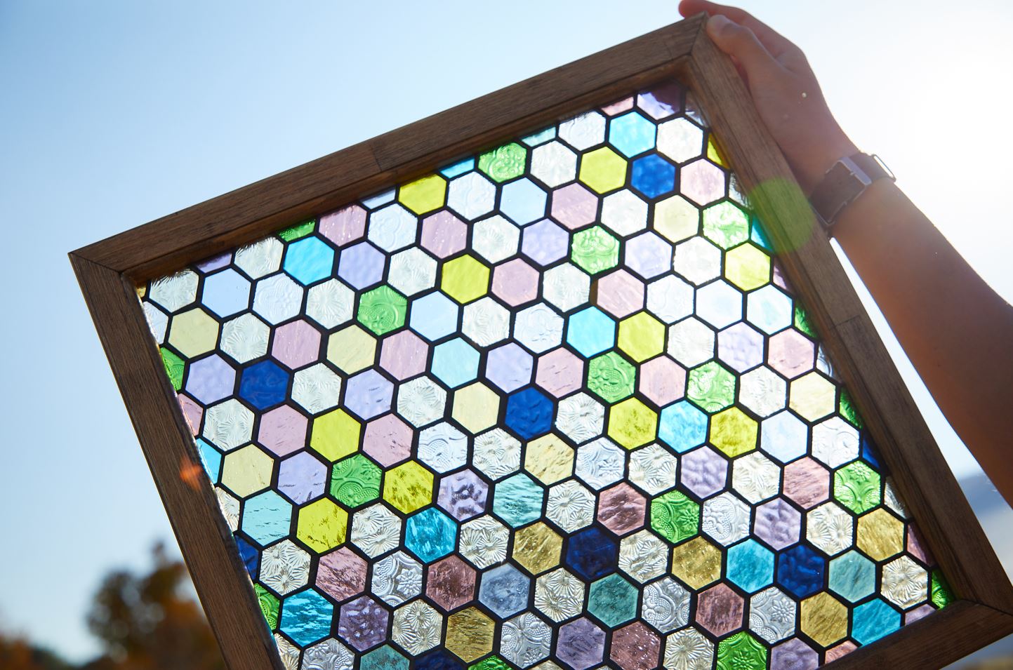 きらびやかに光るオリジナリティあふれるステンドグラス－la goutte