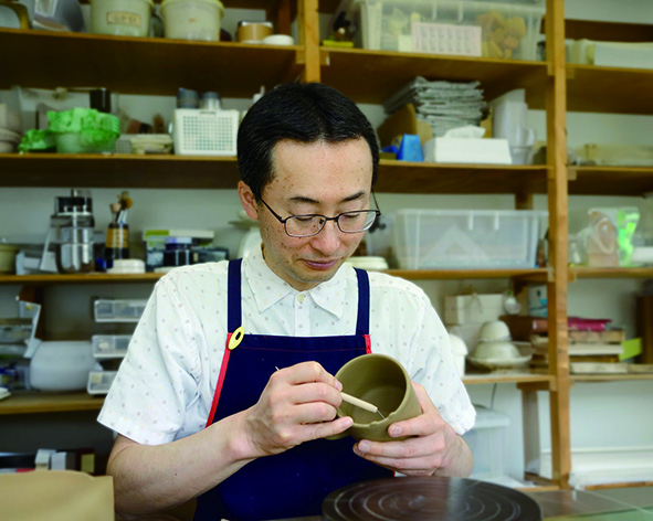 自由な発想から生み出される機能性とデザイン性を併せ持つ陶器 – Ki:Ki